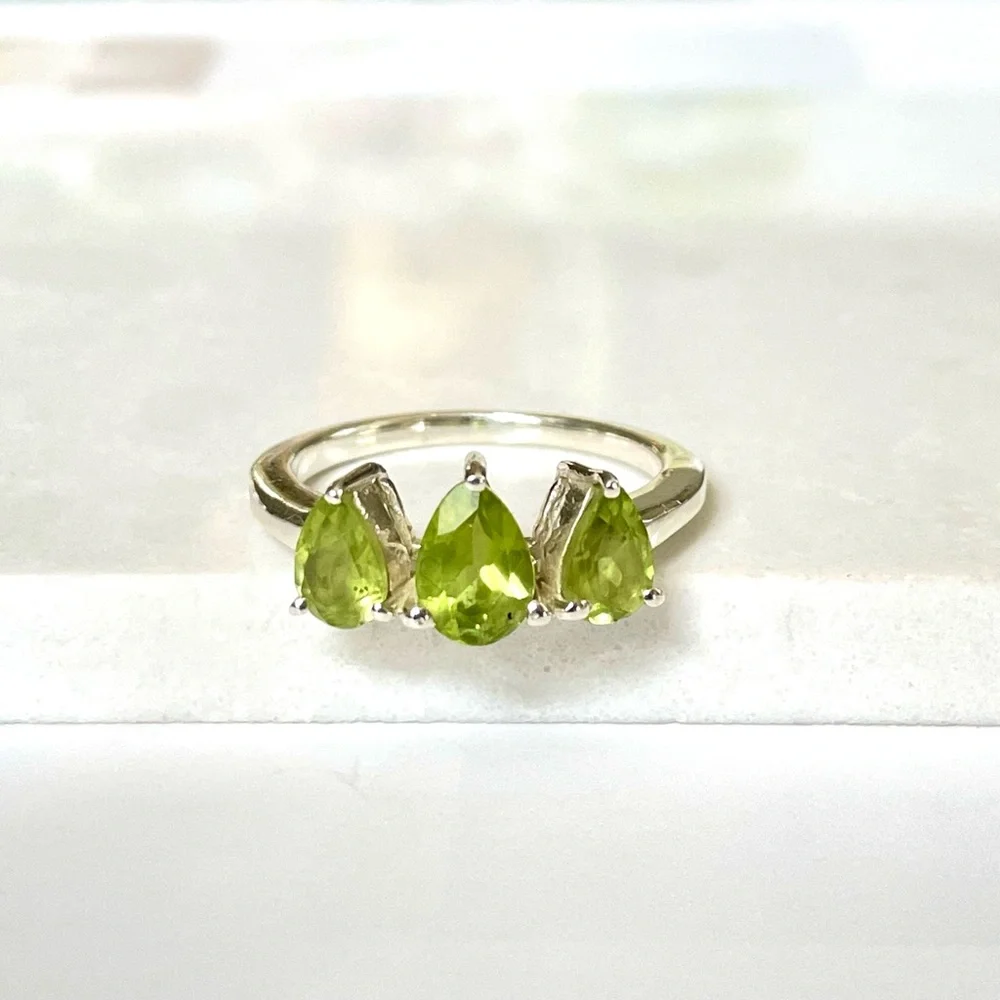 Stunning 925 Sterling Silver Peridot Ring, US:7 “VIBES”